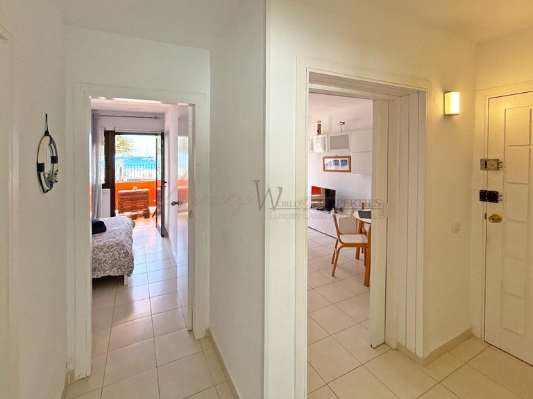 Apartment for Sale in Los Cristianos, Tenerife, España 16