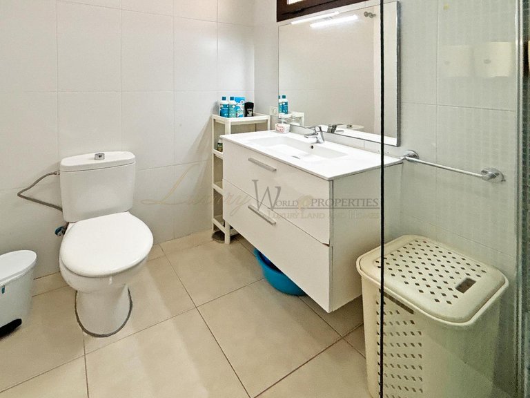 Apartment for Sale in Los Cristianos, Tenerife, España 14