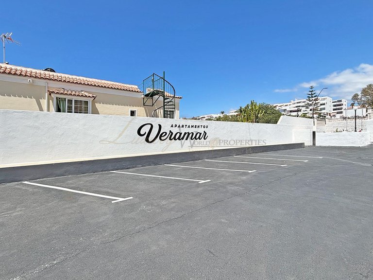Apartment for Sale in Los Cristianos, Tenerife, España 22