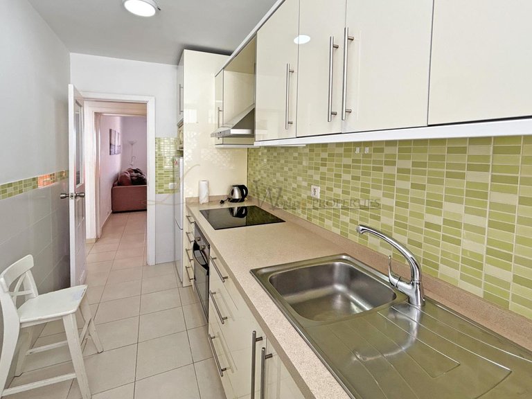 Apartment for Sale in Los Cristianos, Tenerife, España 10