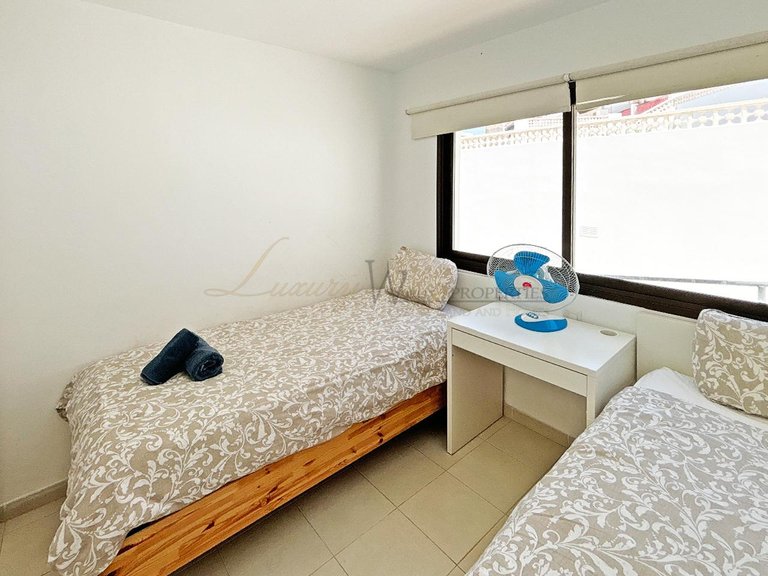 Apartment for Sale in Los Cristianos, Tenerife, España 12