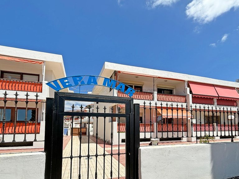 Apartment for Sale in Los Cristianos, Tenerife, España 21