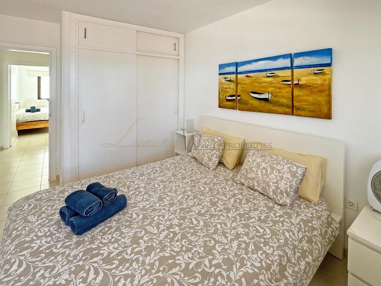Apartment for Sale in Los Cristianos, Tenerife, España 18