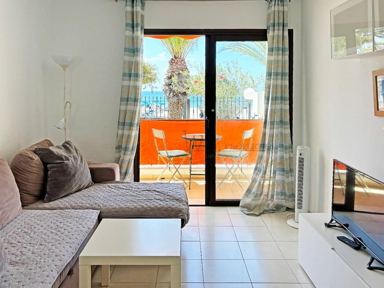 Apartment for Sale in Los Cristianos, Tenerife, España 5