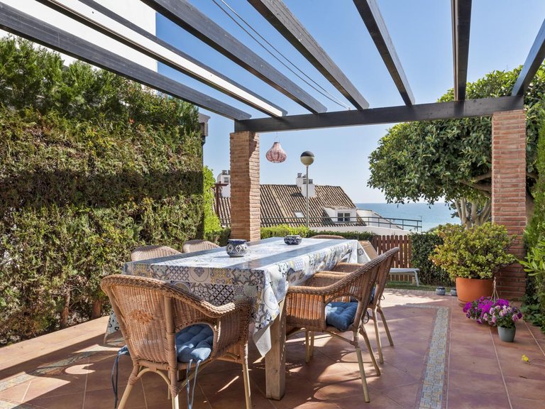 Villa for Sale in Estepona, Malaga 1