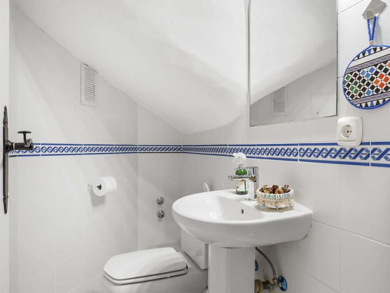 Villa for Sale in Estepona, Malaga 28