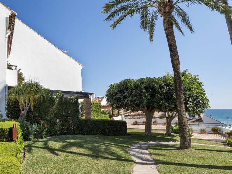 Villa for Sale in Estepona, Malaga 23