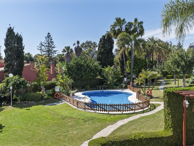 Villa for Sale in Estepona, Malaga 18