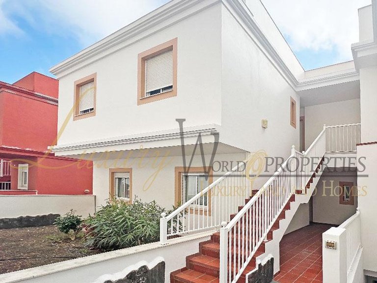 Penthouse for Sale in Chayofa, Tenerife, España 1