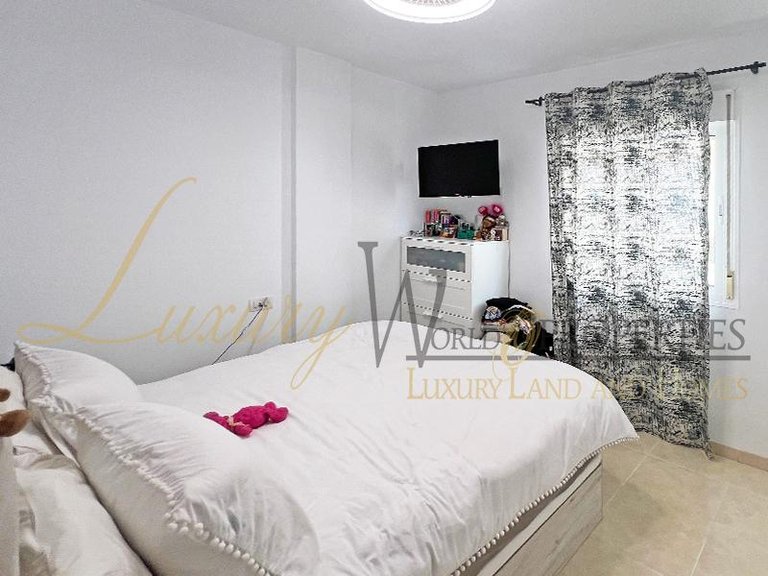 Penthouse for Sale in Chayofa, Tenerife, España 12