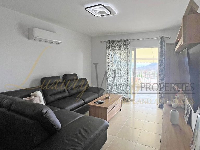 Penthouse for Sale in Chayofa, Tenerife, España 3