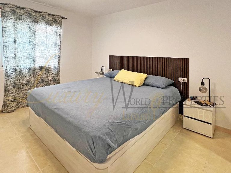 Penthouse for Sale in Chayofa, Tenerife, España 9