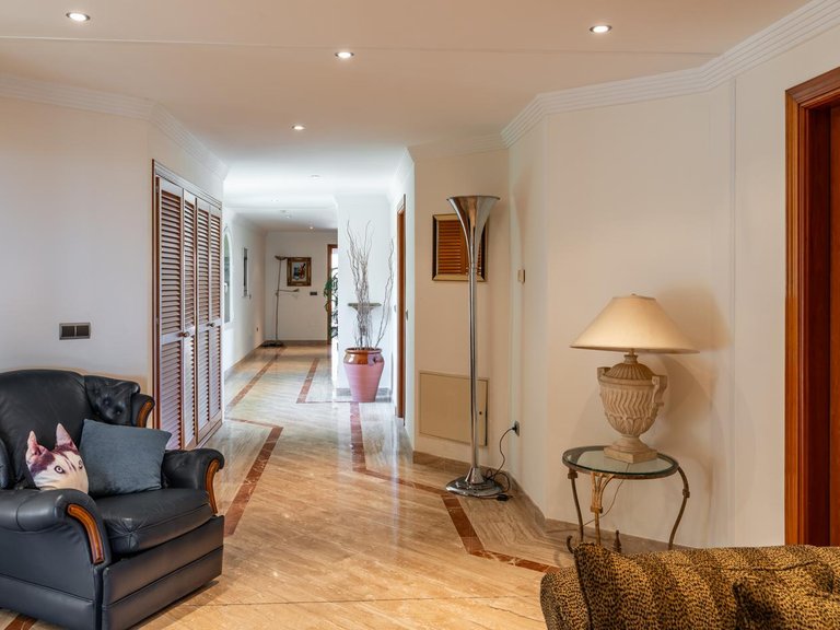 Villa for Sale in Benahavís, Malaga 23