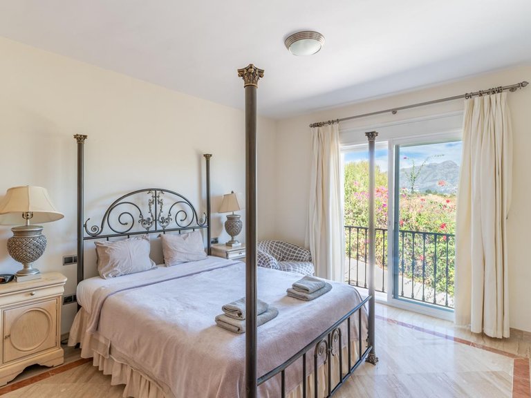 Villa for Sale in Benahavís, Malaga 8
