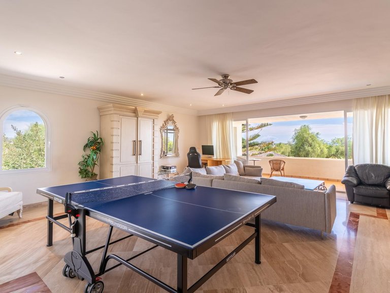 Villa for Sale in Benahavís, Malaga 11