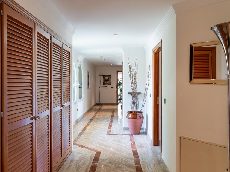 Villa for Sale in Benahavís, Malaga 20