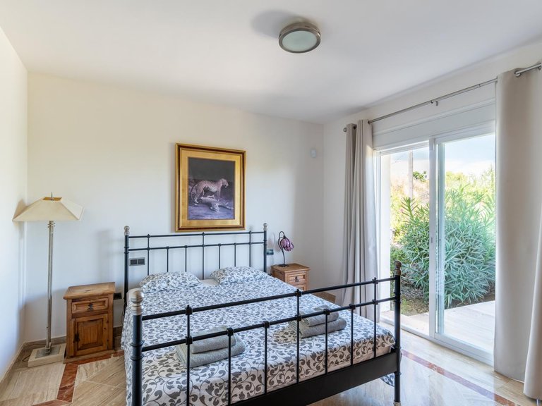 Villa for Sale in Benahavís, Malaga 15