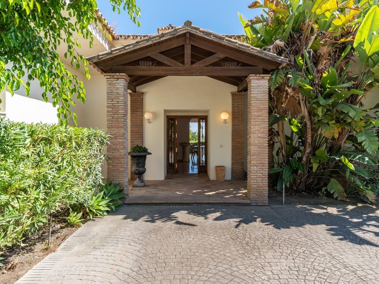 Villa for Sale in Benahavís, Malaga 32