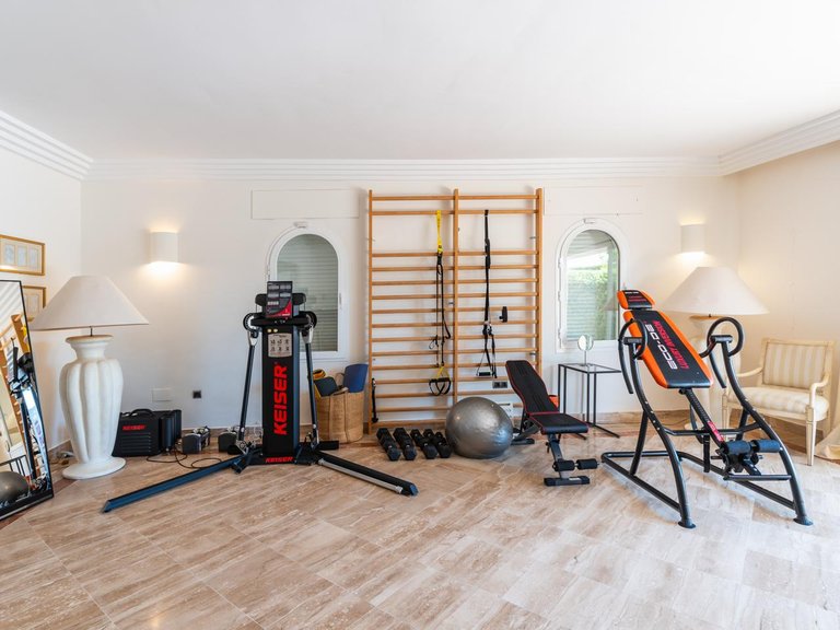 Villa for Sale in Benahavís, Malaga 14