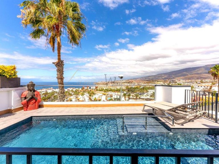 Villa for Sale in Costa Adeje, Tenerife, España 2