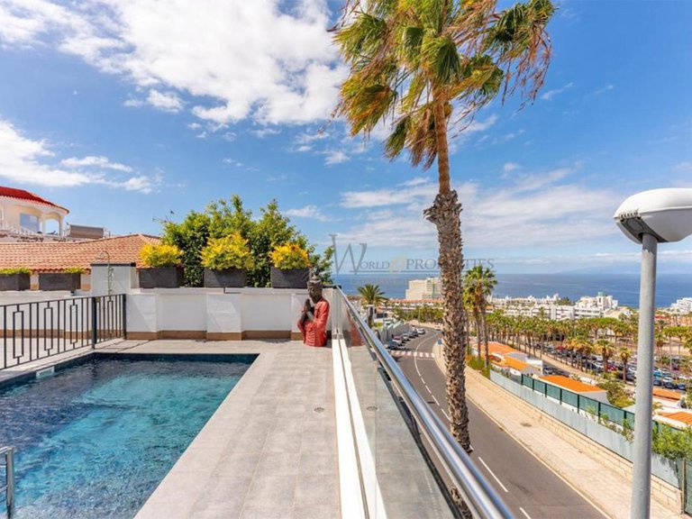 Villa for Sale in Costa Adeje, Tenerife, España 4