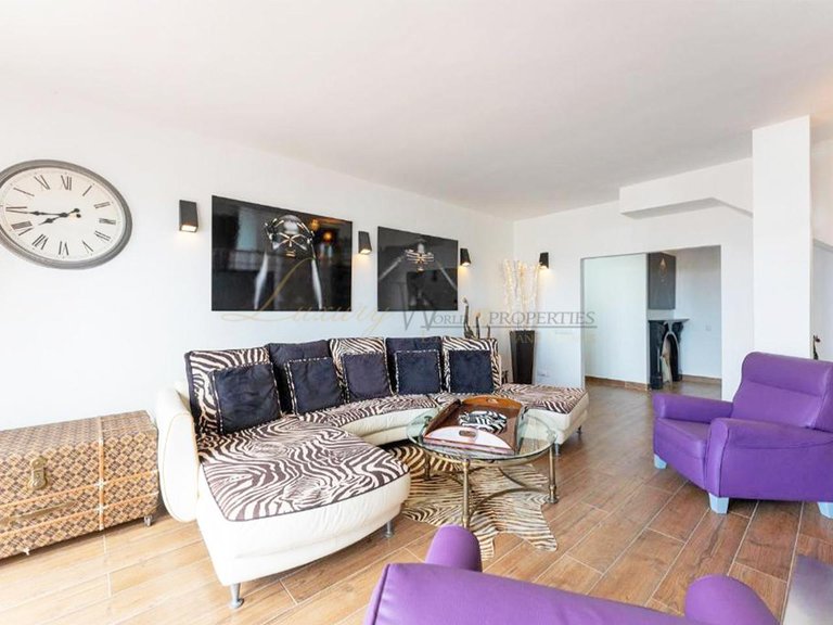 Villa for Sale in Costa Adeje, Tenerife, España 8