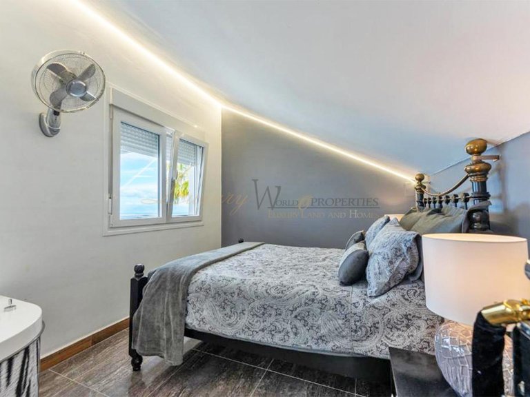Villa for Sale in Costa Adeje, Tenerife, España 26