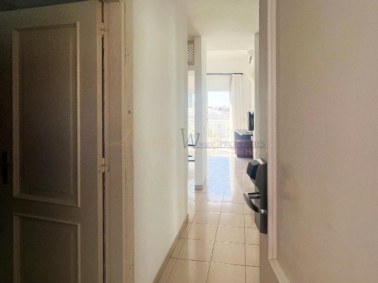 Apartment for Sale in Costa Adeje, Tenerife, España 1