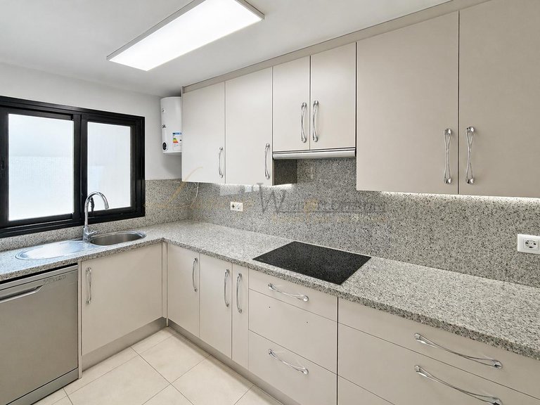 Penthouse for Sale in Adeje, Tenerife, España 9