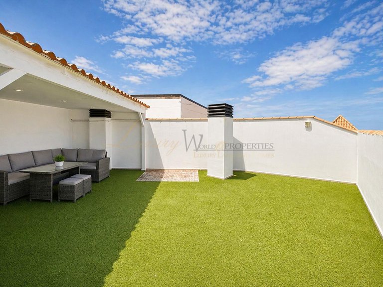 Penthouse for Sale in Adeje, Tenerife, España 1
