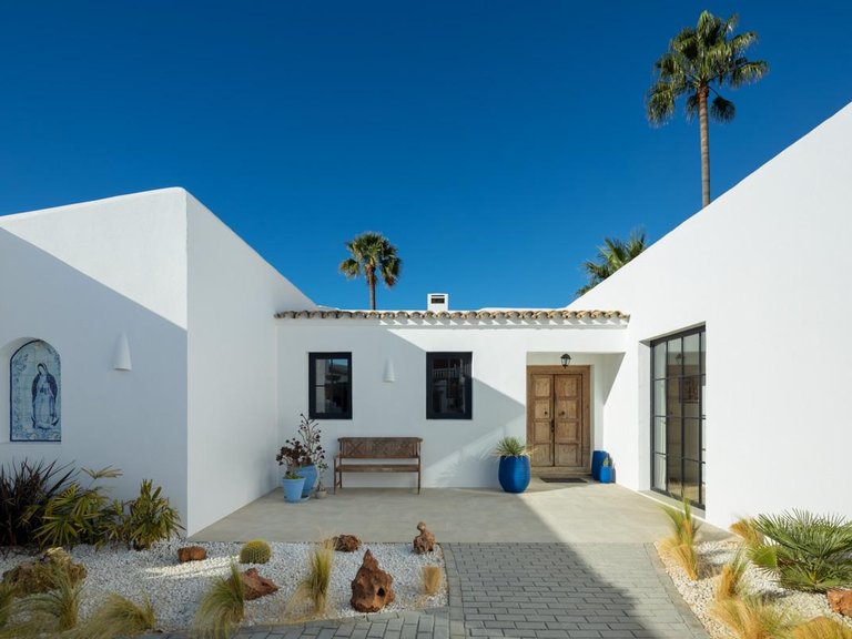 Villa for Sale in Marbella, Malaga 1