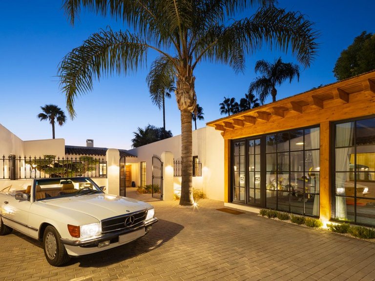 Villa for Sale in Marbella, Malaga 18