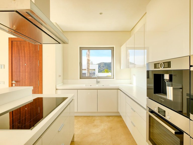 Villa for Sale in Benahavís, Malaga 15
