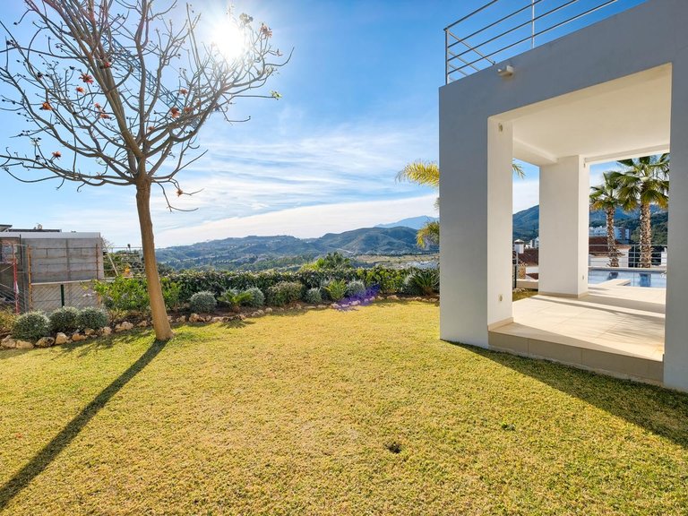 Villa for Sale in Benahavís, Malaga 11