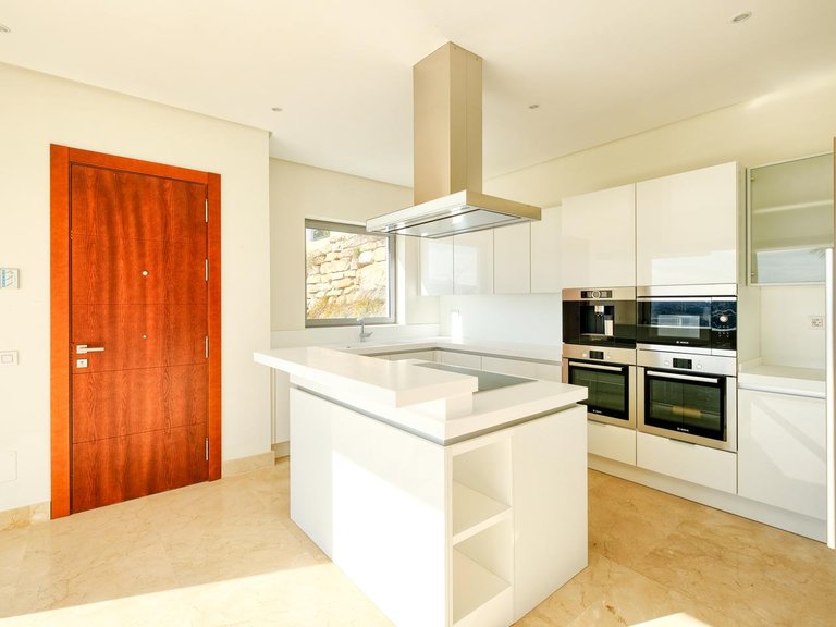 Villa for Sale in Benahavís, Malaga 14