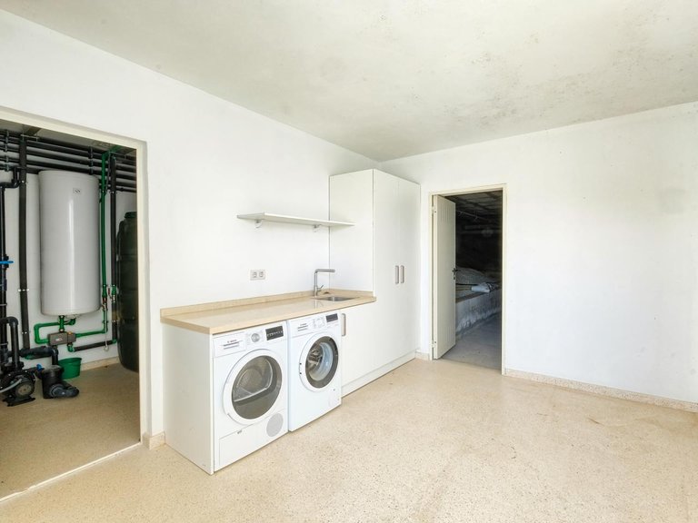 Villa for Sale in Benahavís, Malaga 40