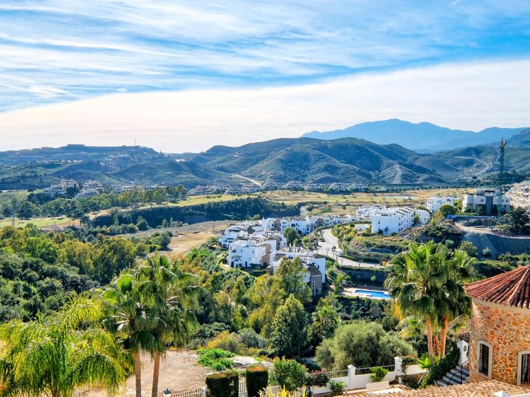 Villa for Sale in Benahavís, Malaga 32