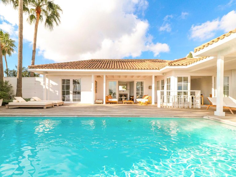 Villa for Sale in Benahavís, Malaga 1