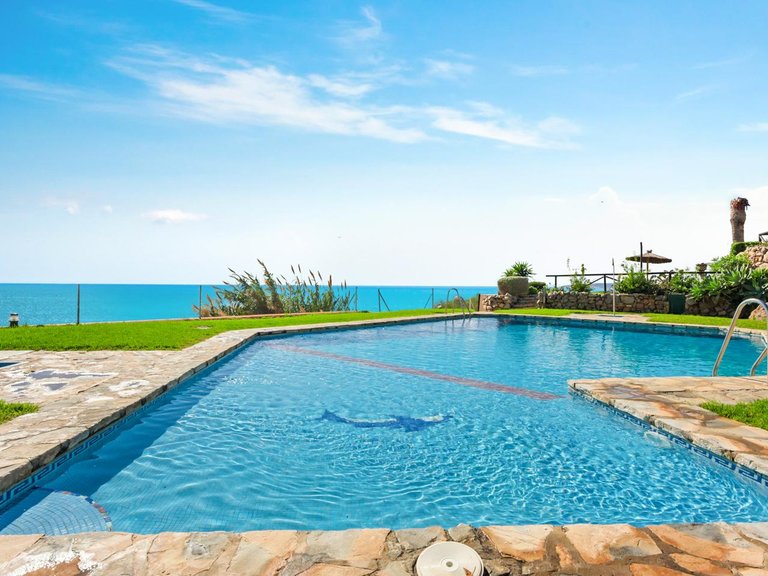 Town House for Sale in Estepona, Malaga 1