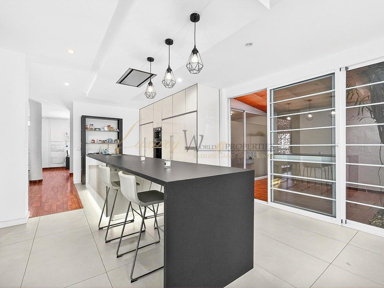 Villa for Sale in Los Cristianos, Tenerife, España 16