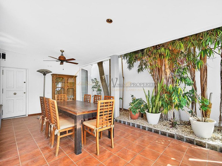 Villa for Sale in Los Cristianos, Tenerife, España 11