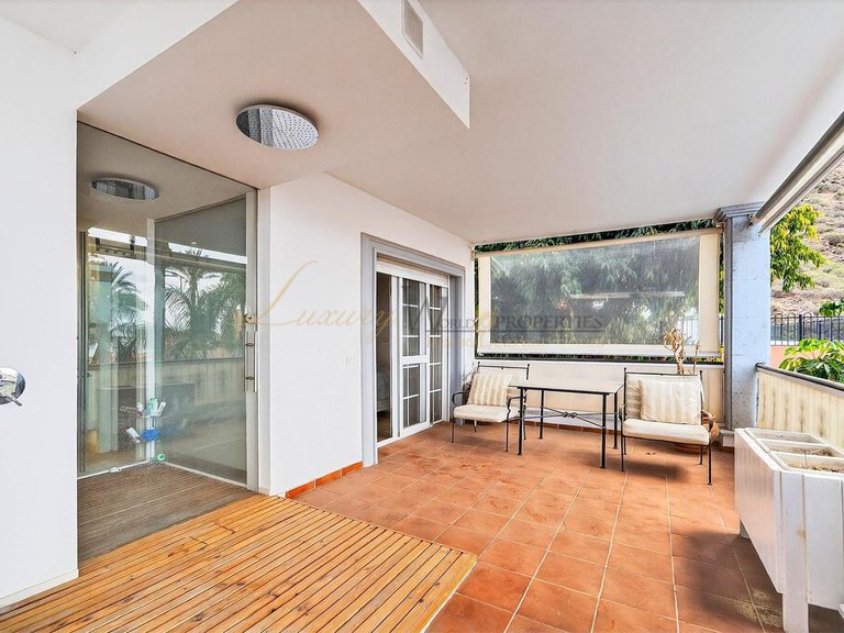 Villa for Sale in Los Cristianos, Tenerife, España 9