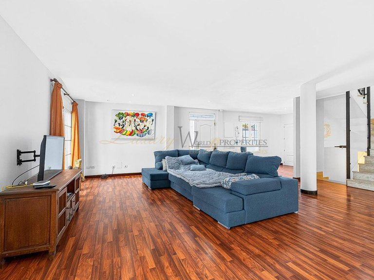 Villa for Sale in Los Cristianos, Tenerife, España 13