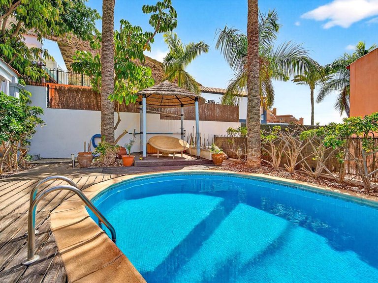Villa for Sale in Los Cristianos, Tenerife, España 4