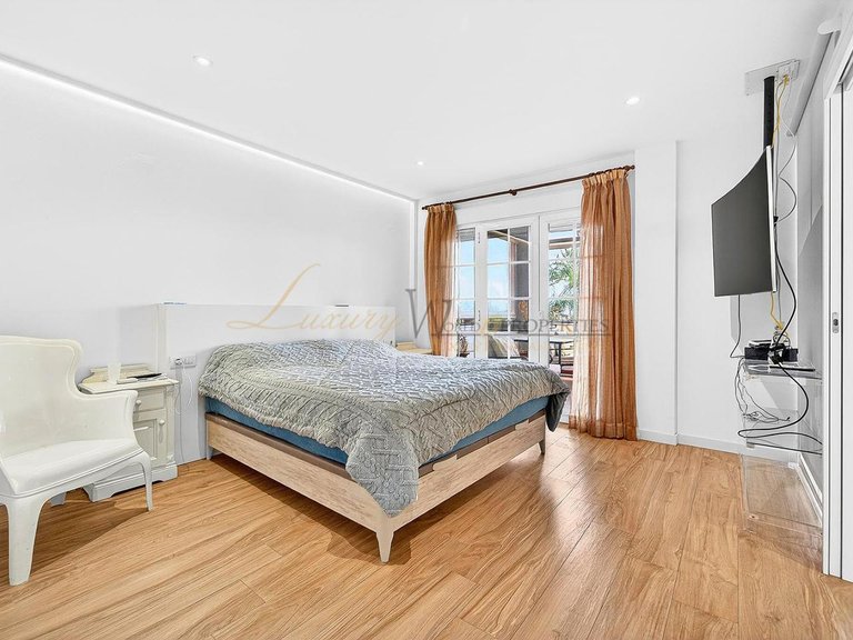 Villa for Sale in Los Cristianos, Tenerife, España 21