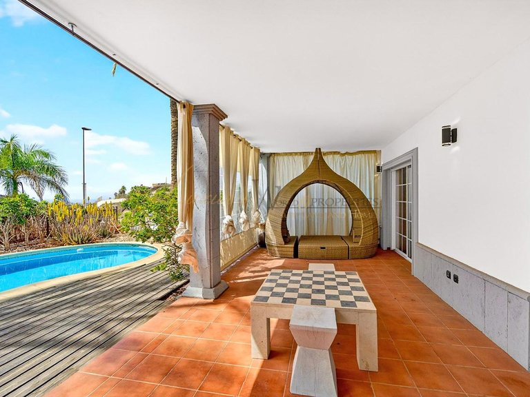 Villa for Sale in Los Cristianos, Tenerife, España 6