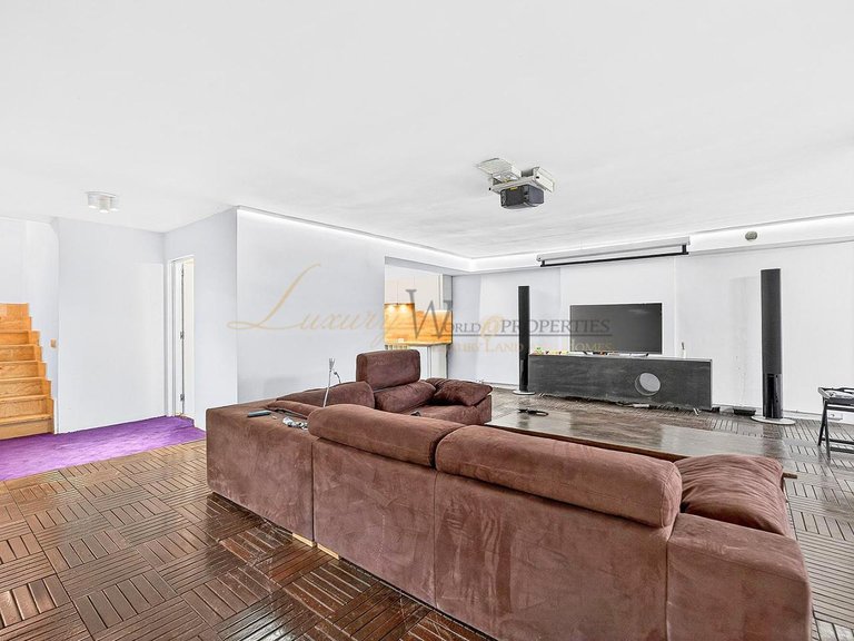 Villa for Sale in Los Cristianos, Tenerife, España 18