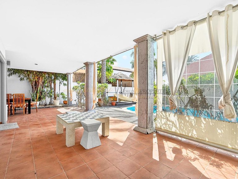 Villa for Sale in Los Cristianos, Tenerife, España 7