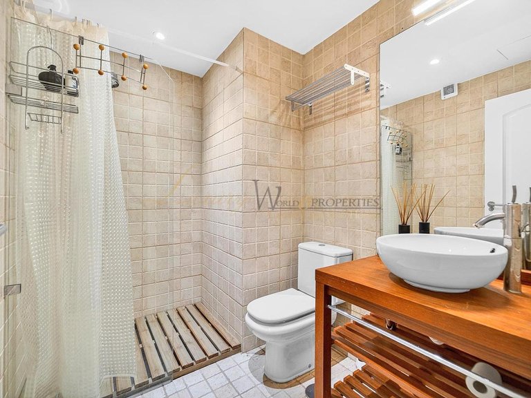 Villa for Sale in Los Cristianos, Tenerife, España 33