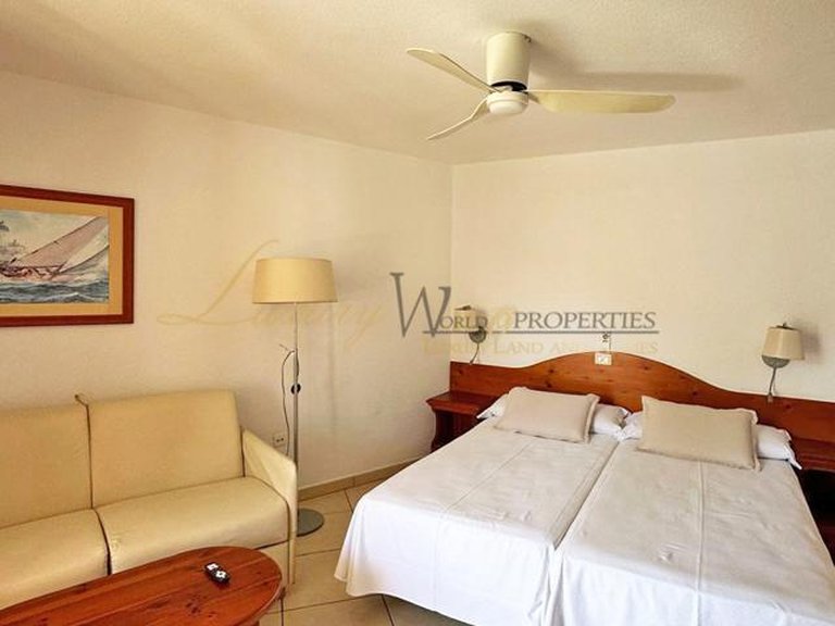 Apartment for Sale in Playa De Las Americas, Tenerife, España 7